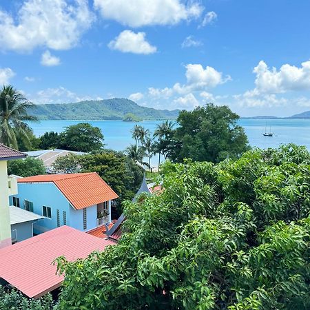 Sea Dreamer Beachfront Apartments Phuket Exterior photo