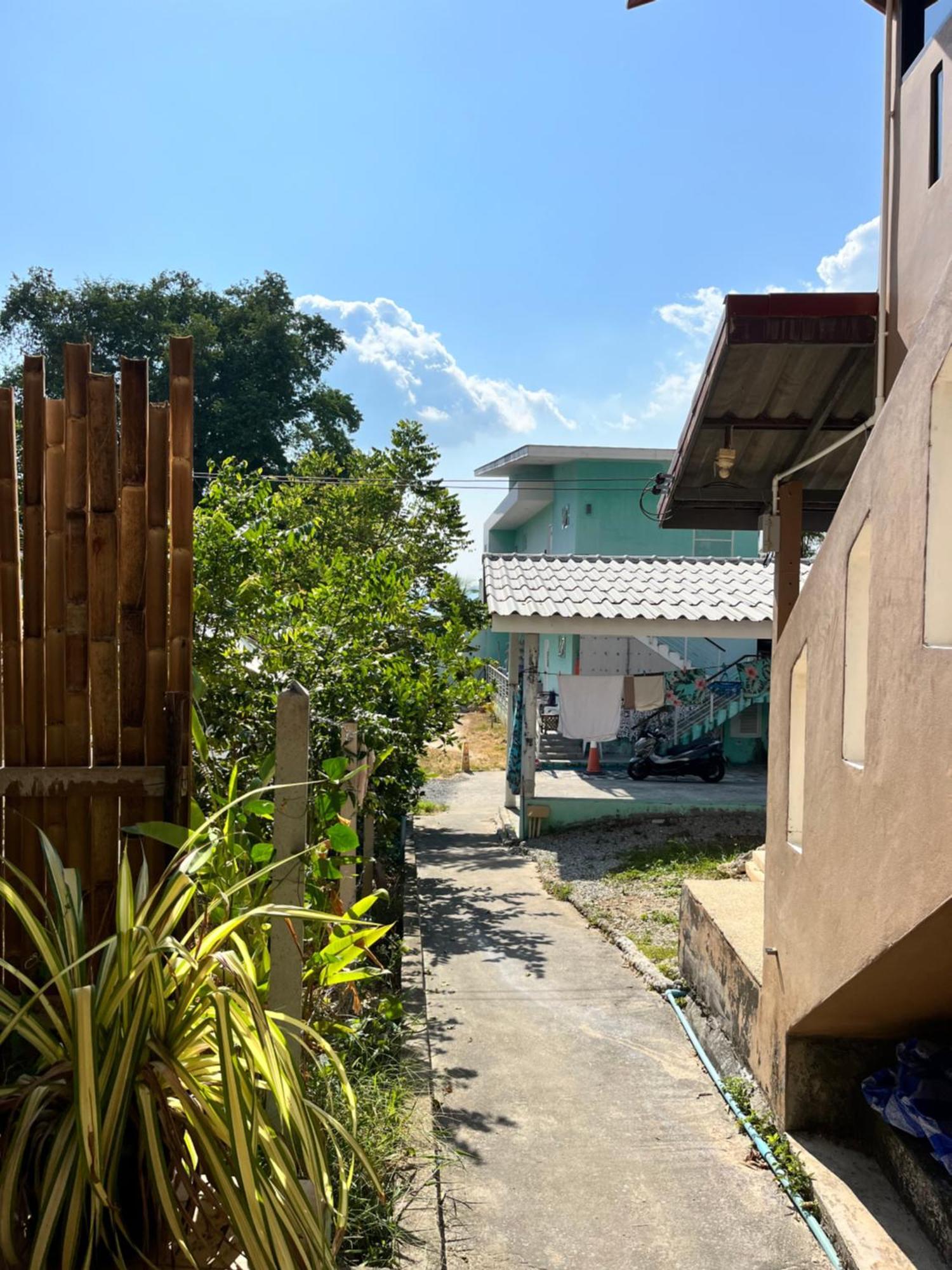 Sea Dreamer Beachfront Apartments Phuket Exterior photo