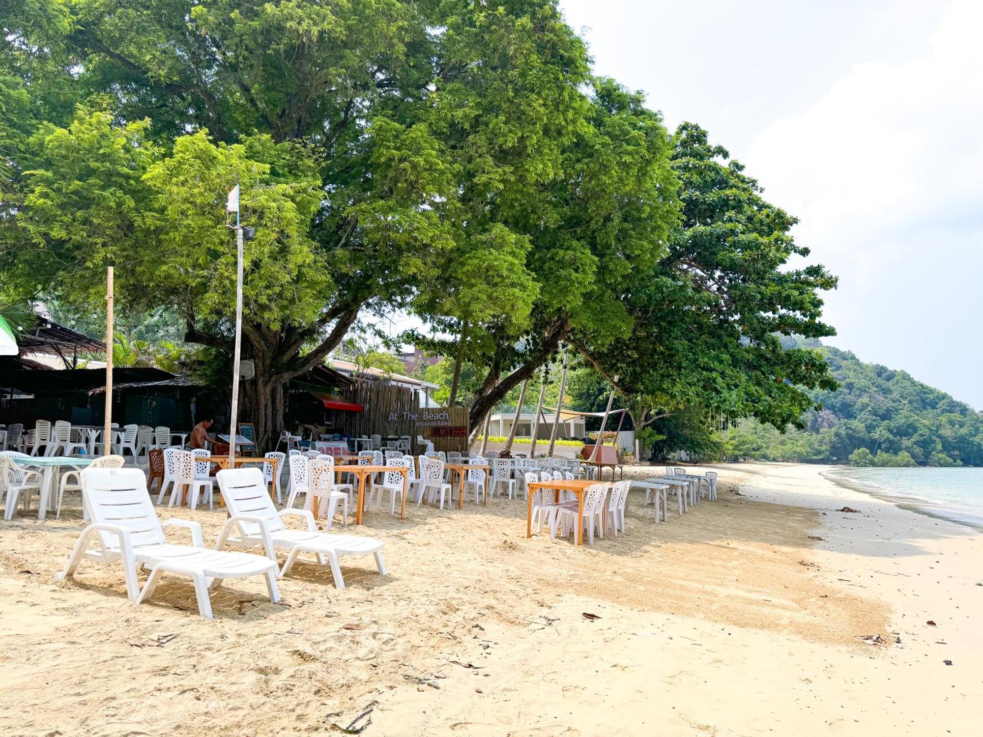 Sea Dreamer Beachfront Apartments Phuket Exterior photo