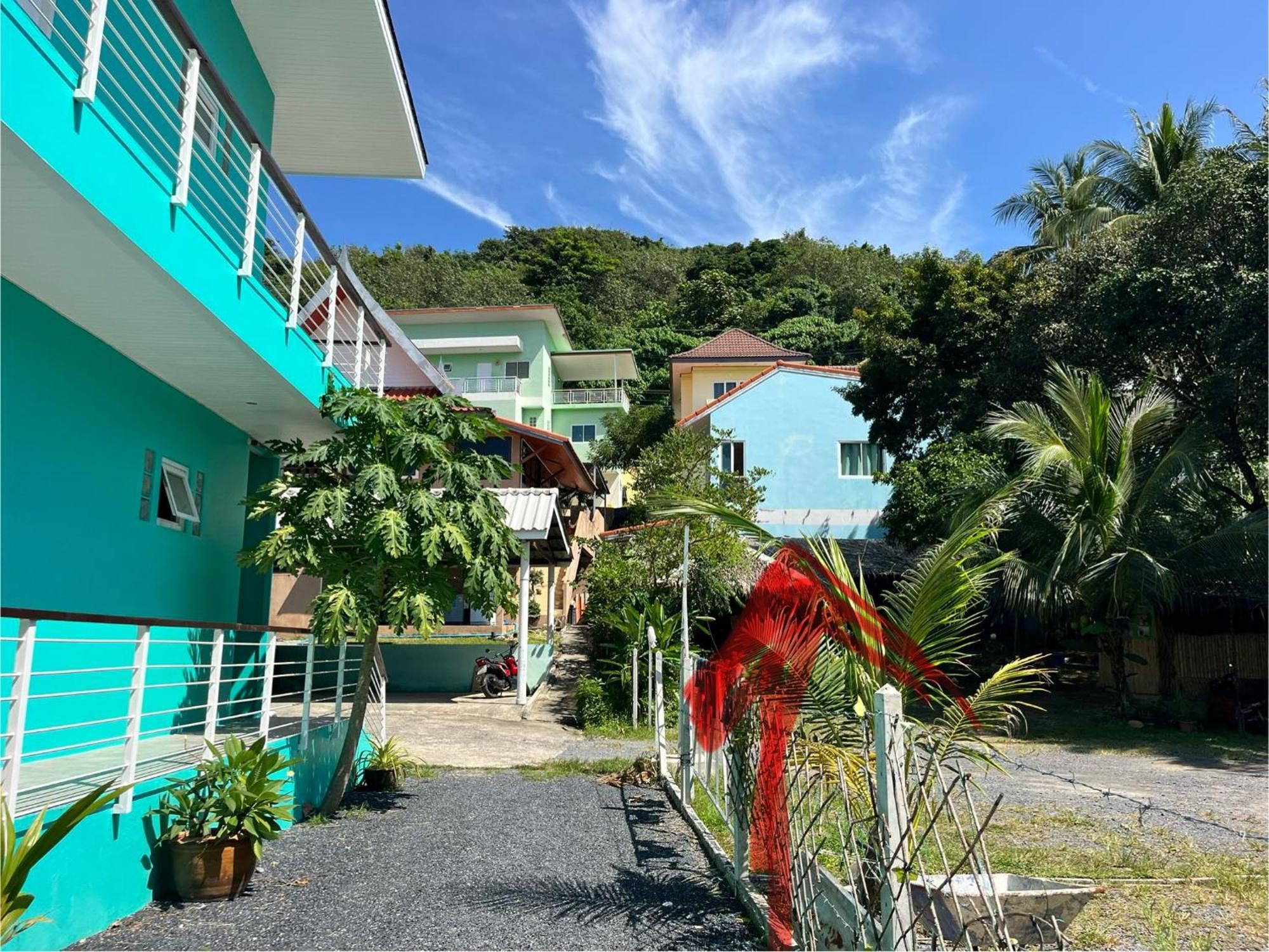 Sea Dreamer Beachfront Apartments Phuket Exterior photo