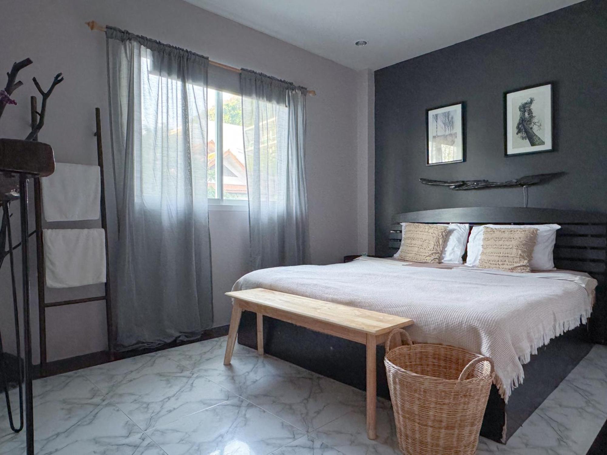 Sea Dreamer Beachfront Apartments Phuket Exterior photo