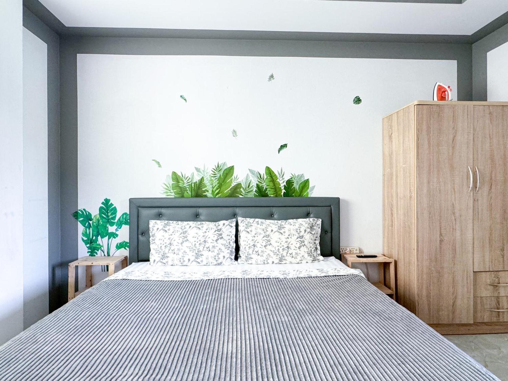 Sea Dreamer Beachfront Apartments Phuket Exterior photo