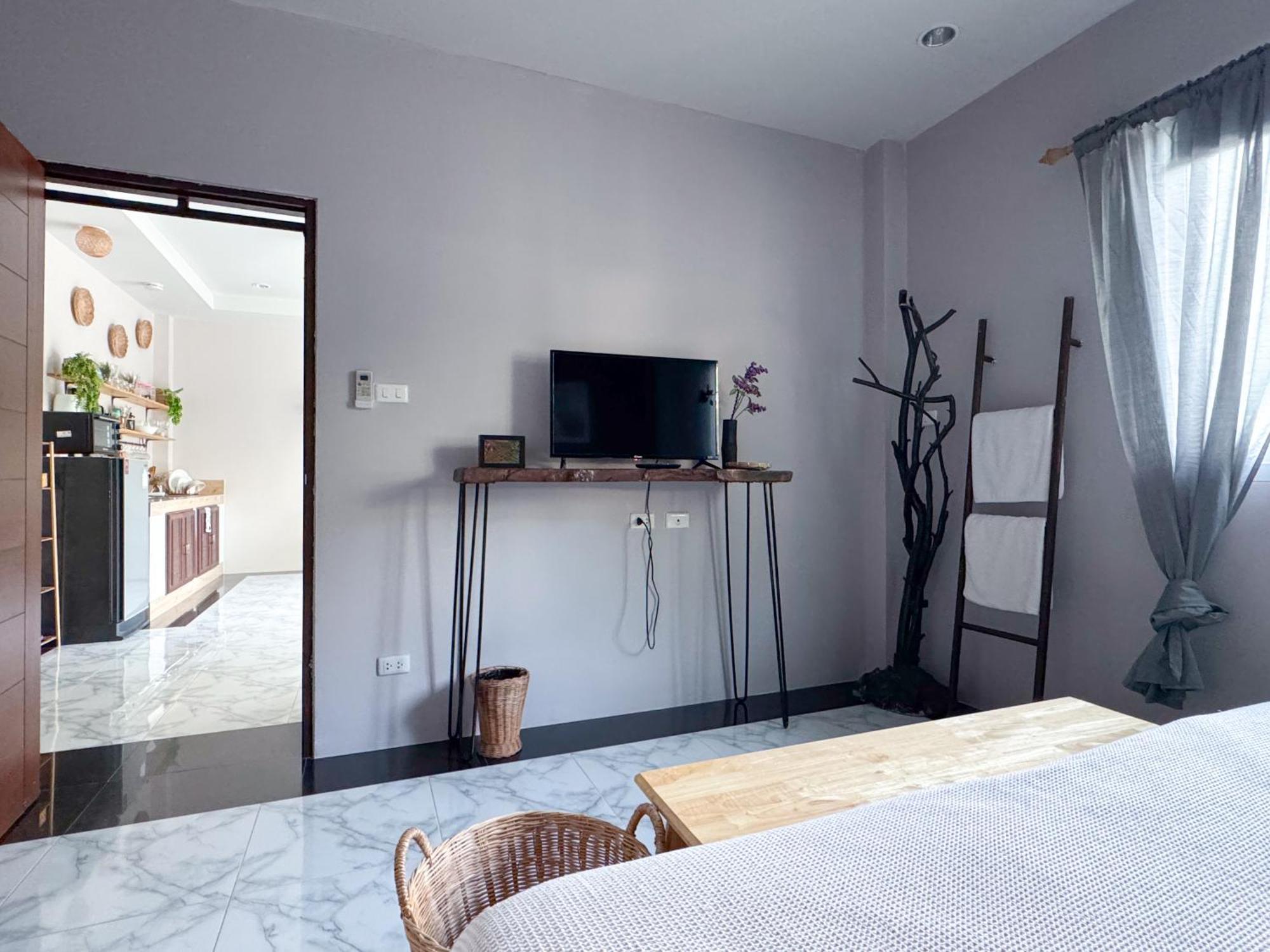 Sea Dreamer Beachfront Apartments Phuket Exterior photo
