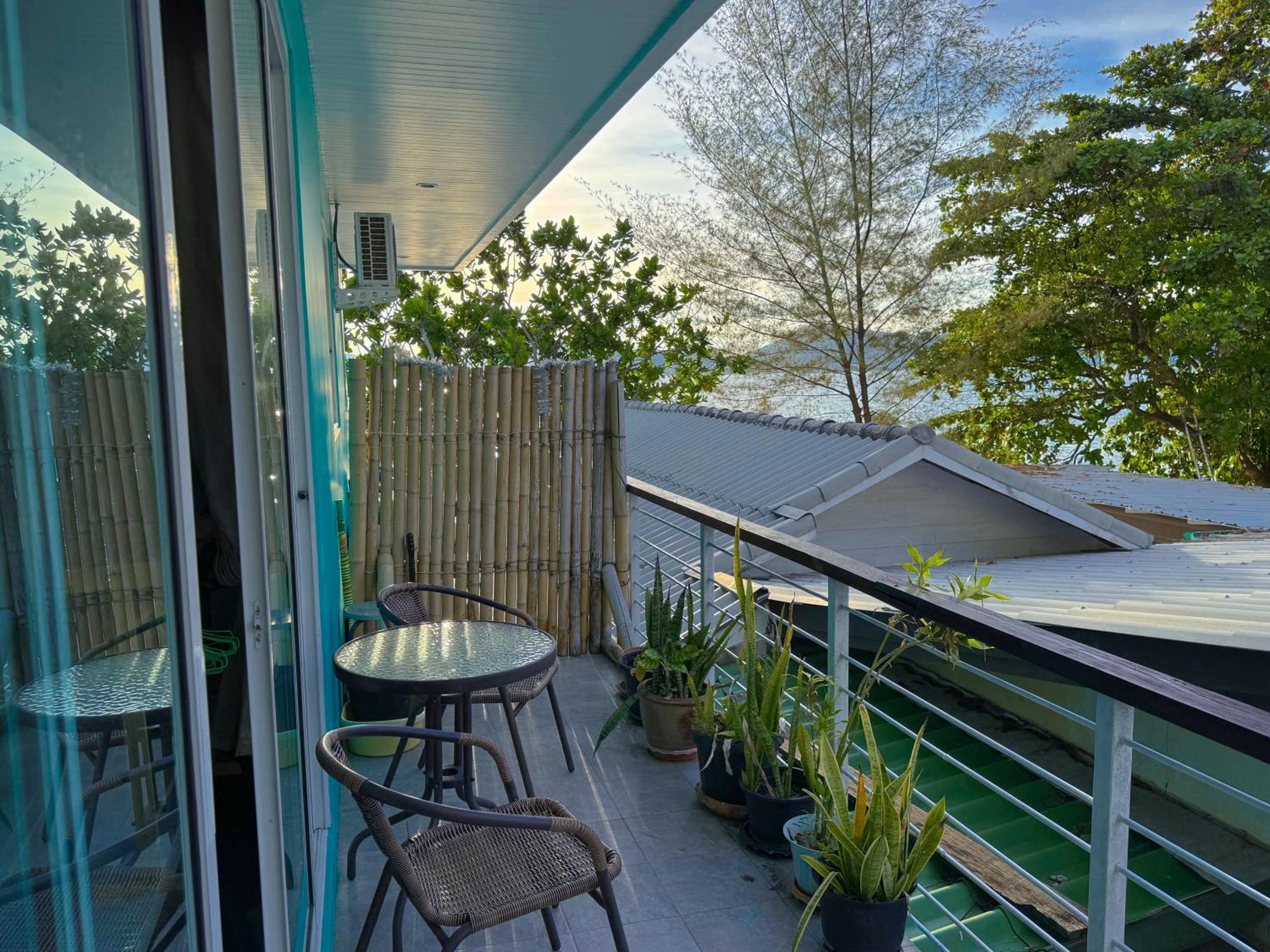 Sea Dreamer Beachfront Apartments Phuket Exterior photo