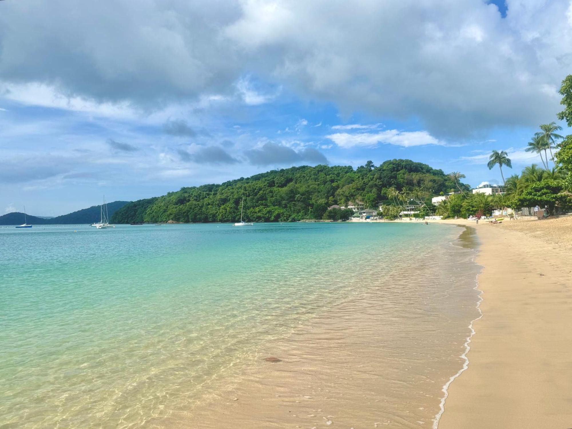 Sea Dreamer Beachfront Apartments Phuket Exterior photo
