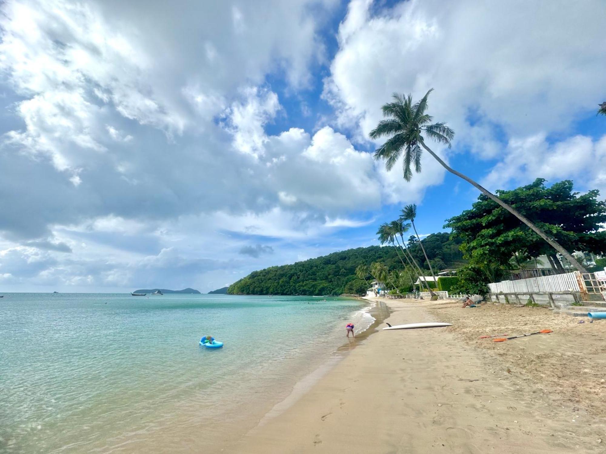 Sea Dreamer Beachfront Apartments Phuket Exterior photo